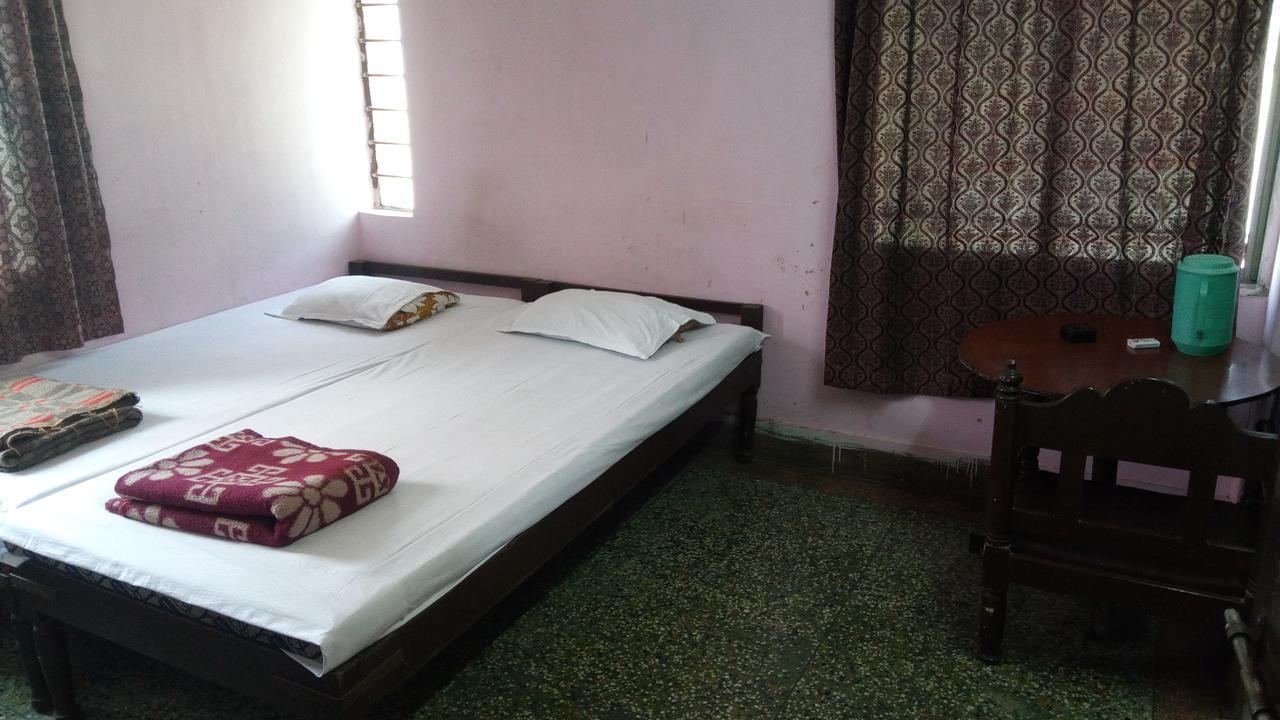Renu Guest House Calcutta Buitenkant foto