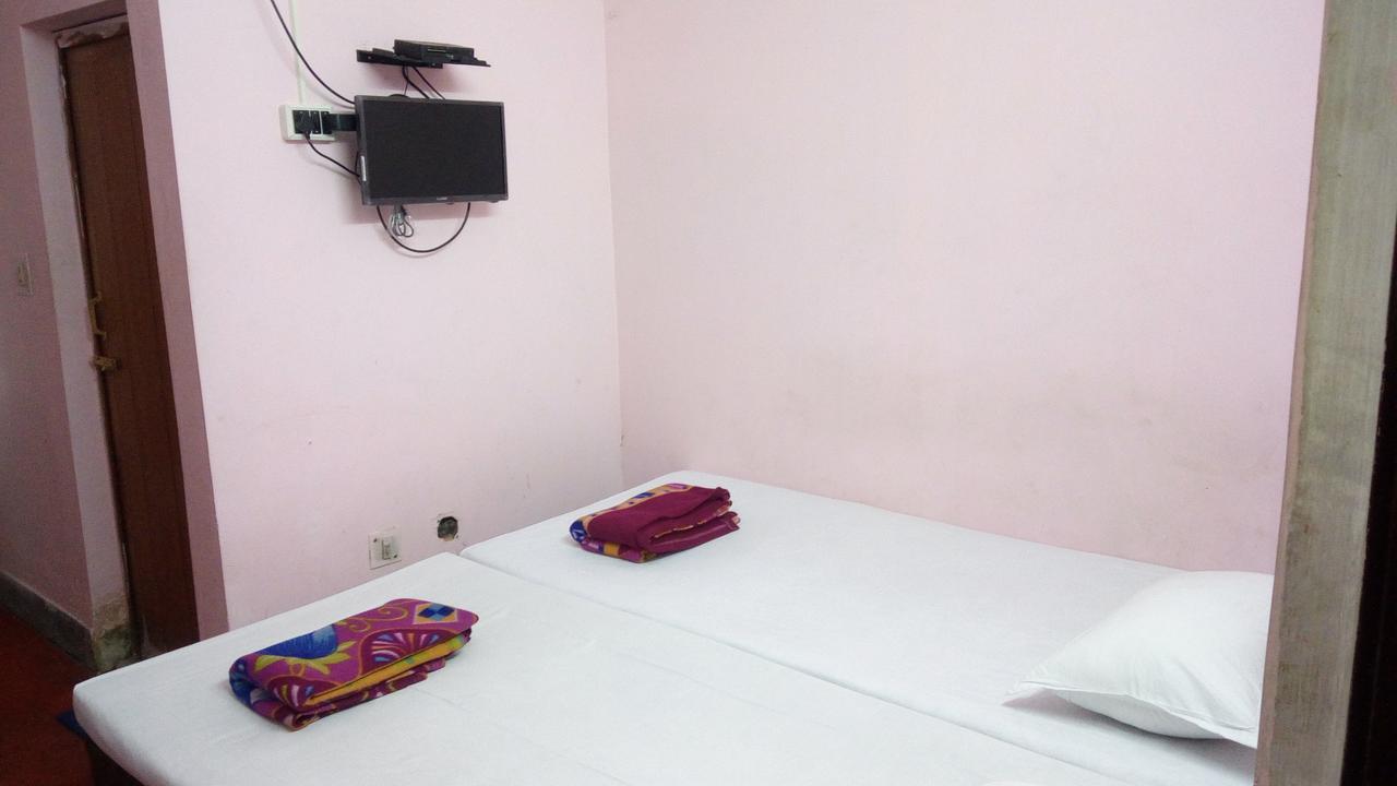 Renu Guest House Calcutta Buitenkant foto