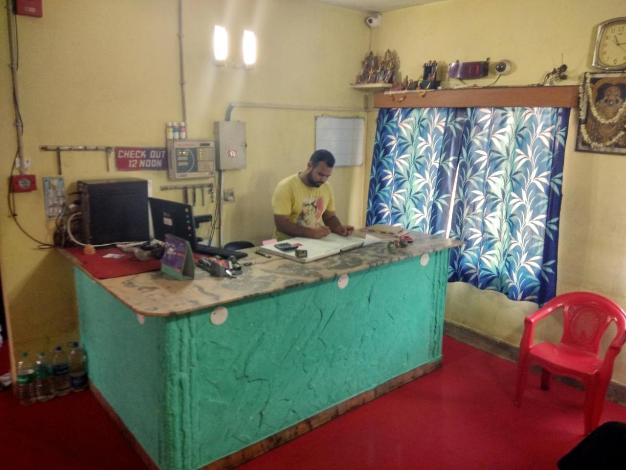 Renu Guest House Calcutta Buitenkant foto
