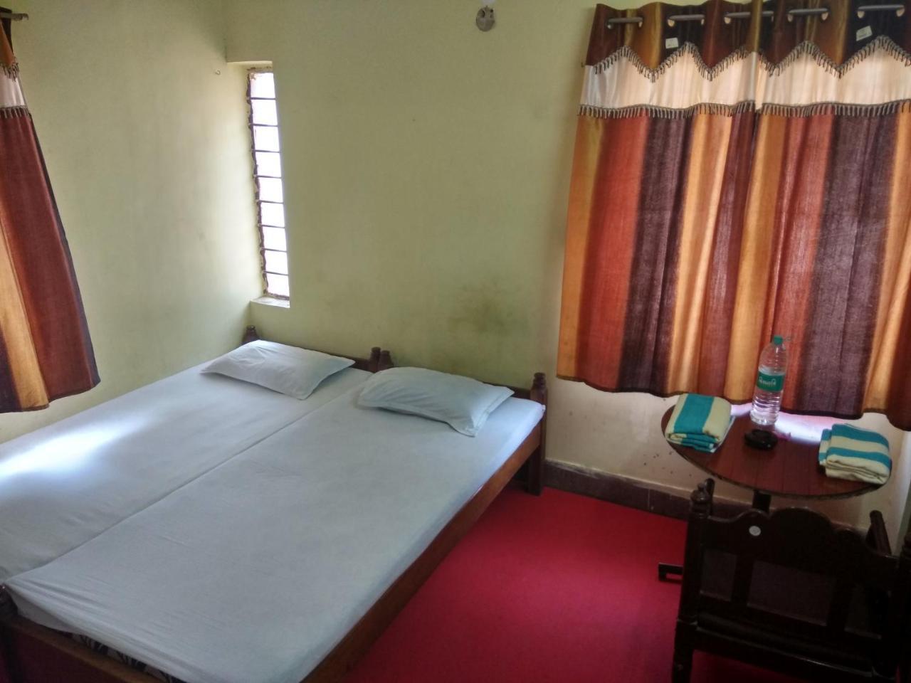 Renu Guest House Calcutta Buitenkant foto