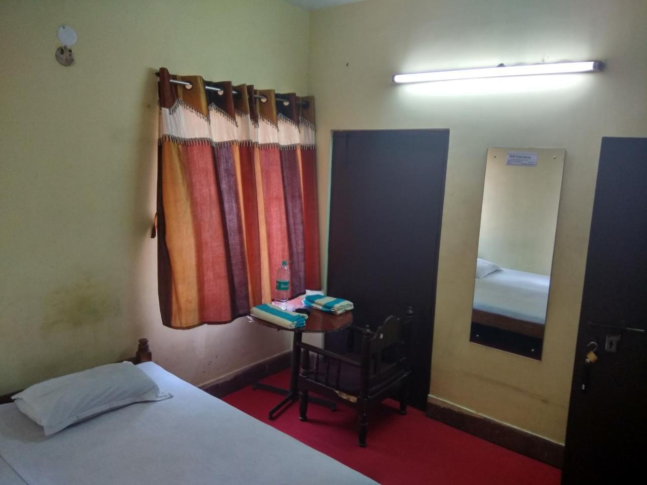 Renu Guest House Calcutta Buitenkant foto