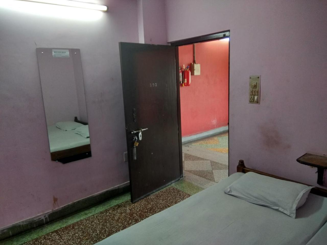 Renu Guest House Calcutta Buitenkant foto