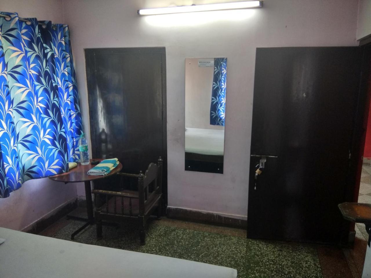 Renu Guest House Calcutta Buitenkant foto